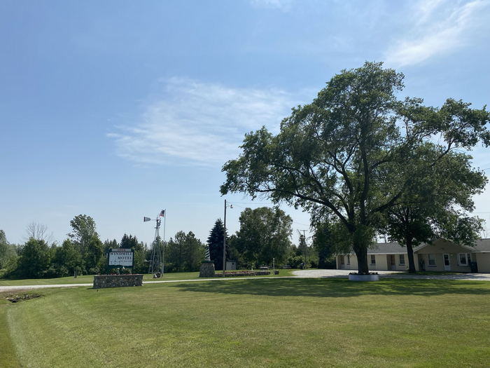 Windmill Motel (Siemen Motel) - June 2021 Photo From Me (newer photo)